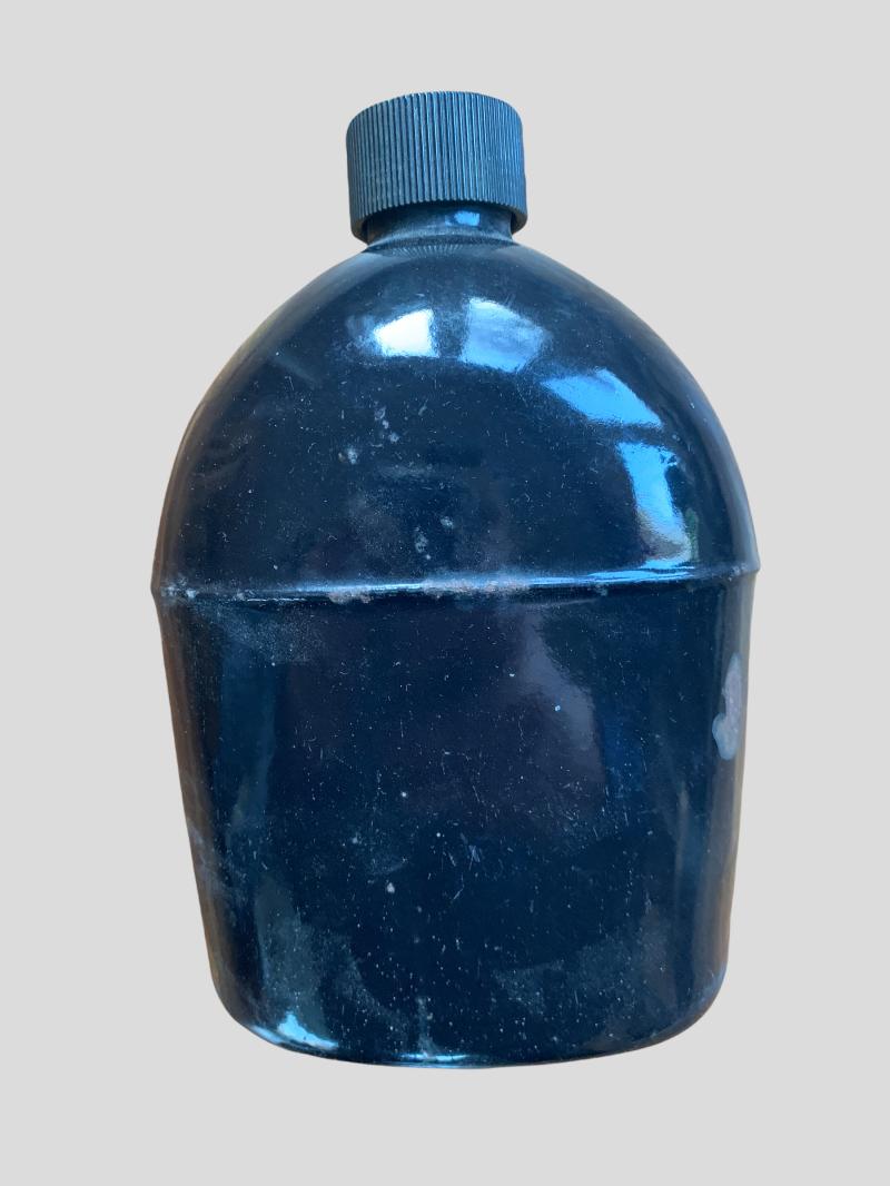 U.S. Enamelled Canteen -1942-