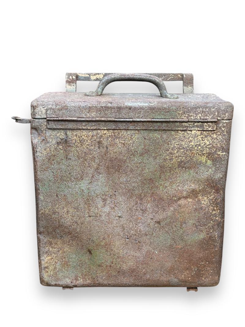 Camouflaged 'Packtasche' SS division marking