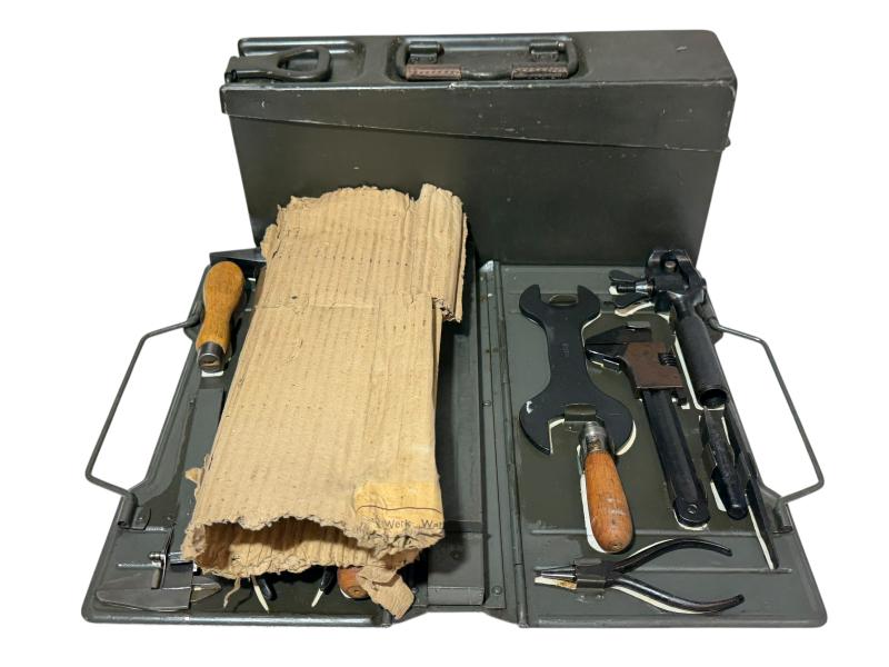Complete set of MG 34/42 Field Tool Kit