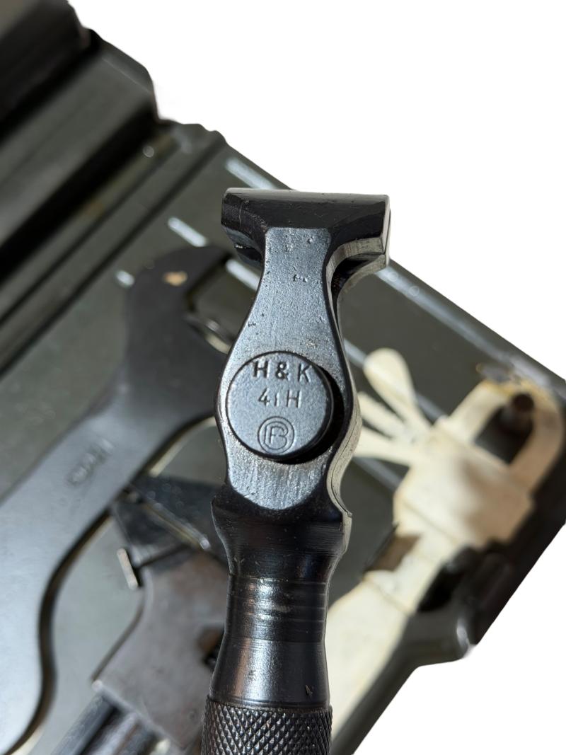 Complete set of MG 34/42 Field Tool Kit