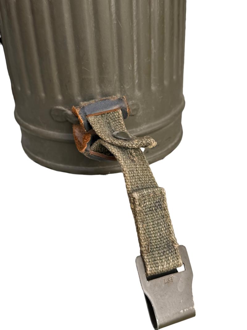 Short Gasmasker in Canister