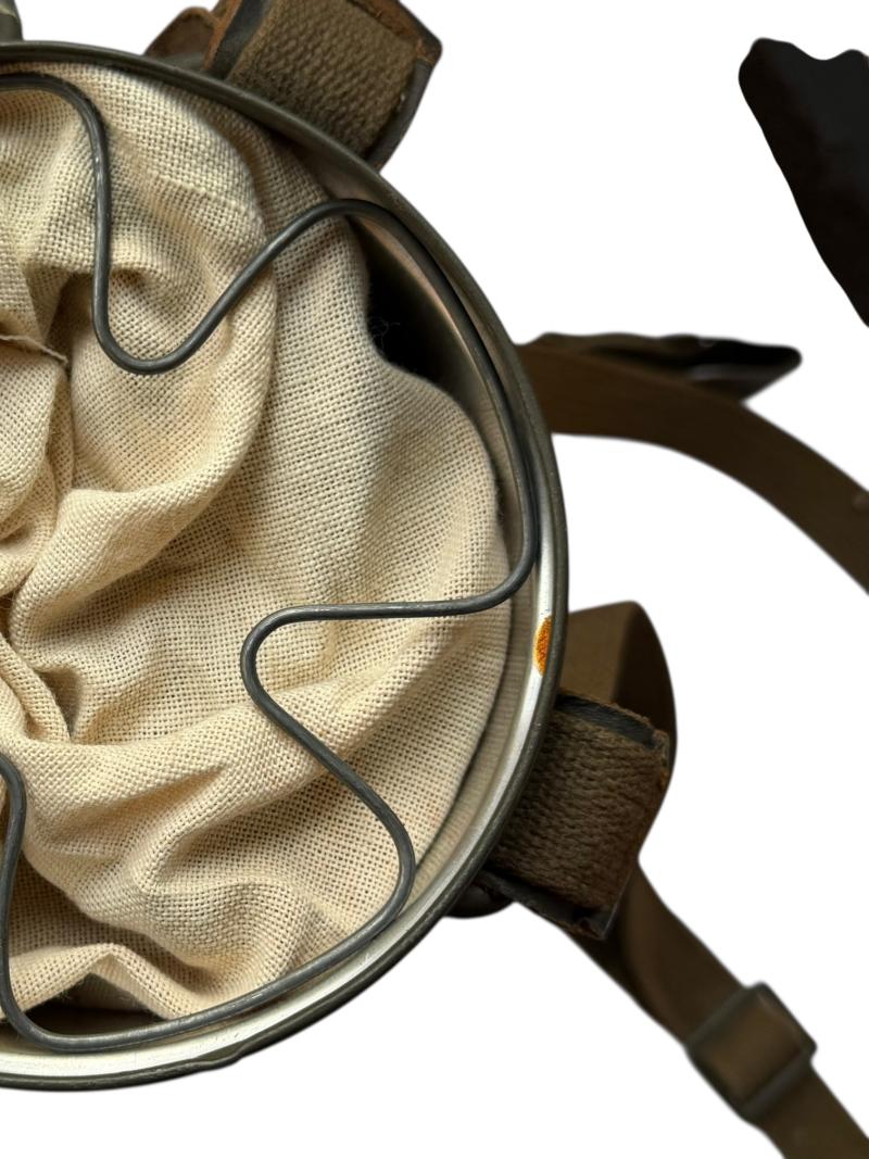 Short Gasmasker in Canister